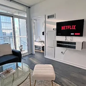 Stunning Luxurious Lakeview By Cn Tower , Toronto Canada